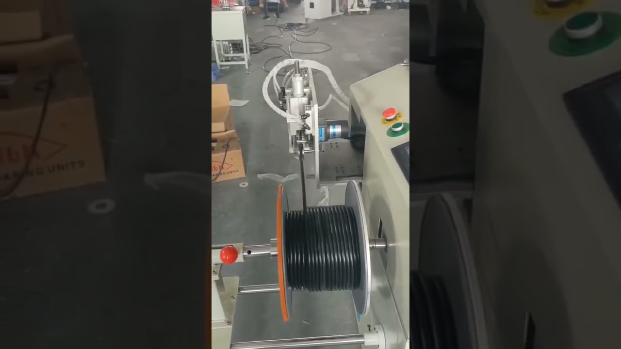 Machine voor tellen, traverseren, knippen en wikkelen van draad & elektrische kabel | #fabriek #machine