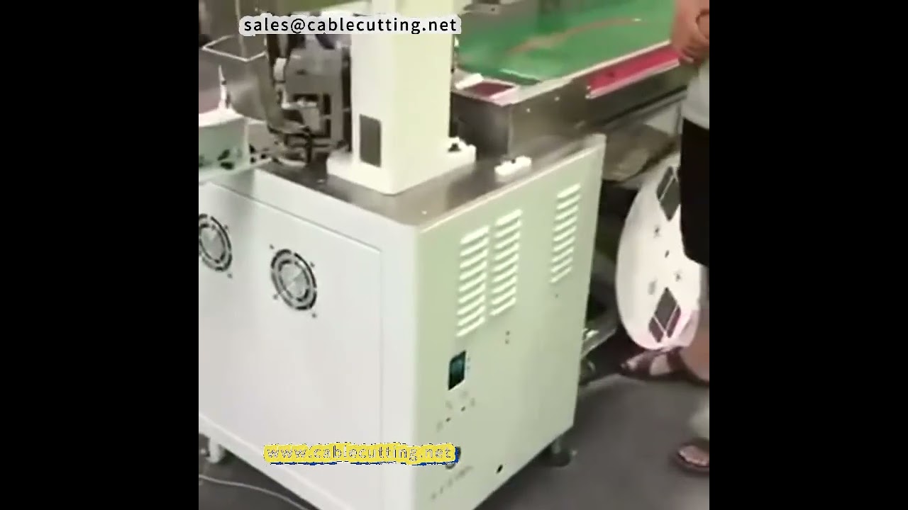 Automatische draadverwerkingsmachine: afrolhaspel, snijden, strippen, aanvoer & terminalcrimpmachine