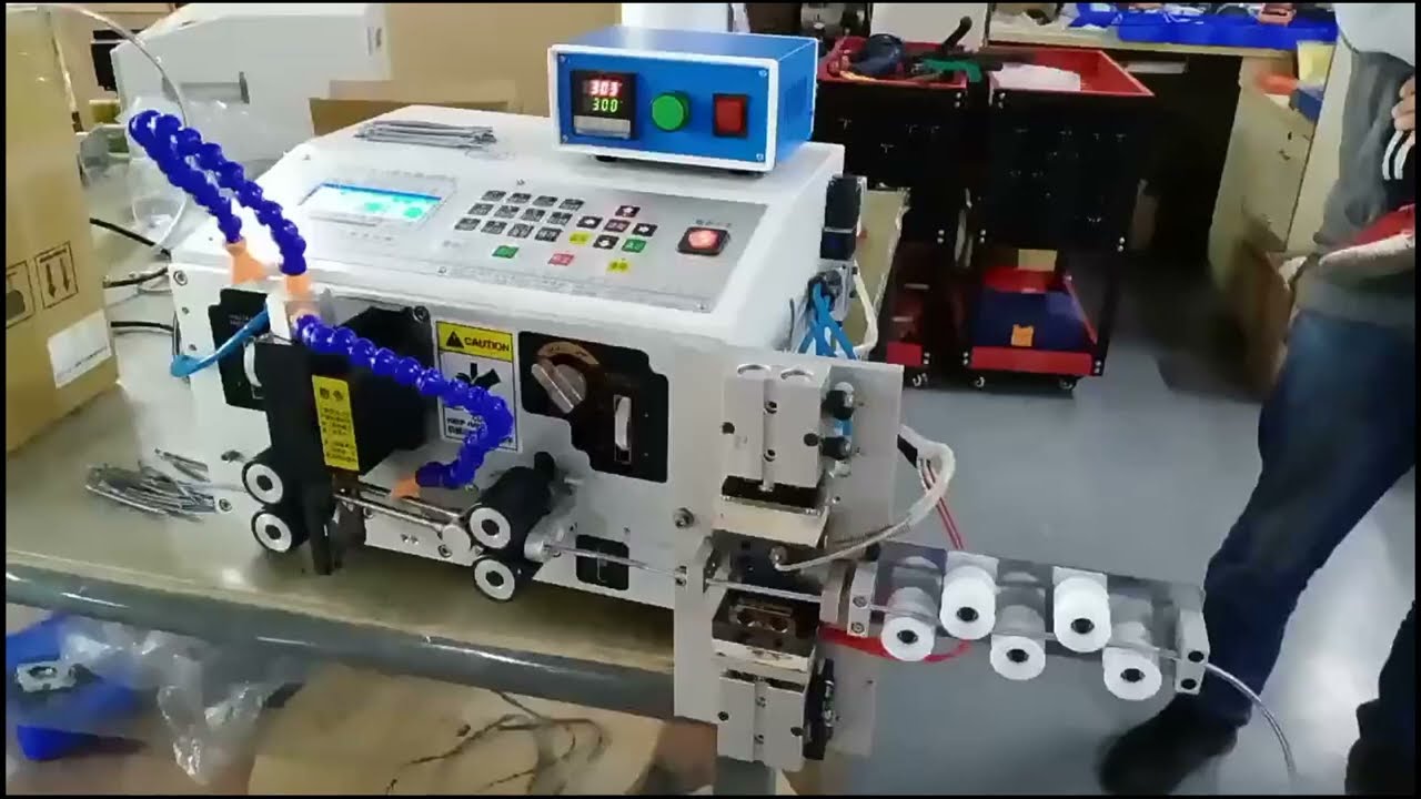 Automatische snij- en stripmachine voor gevlochten draden met verwarmingsfunctie