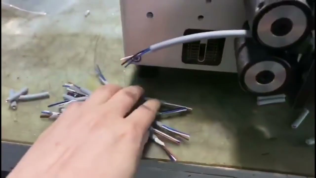 Automatische draadknipper en stripmachine – lengtes van 1 mm tot 999.999 mm
