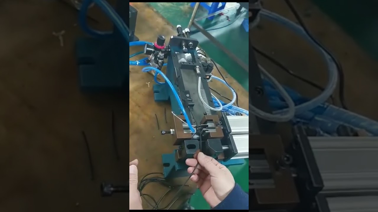Pneumatische Draadstripmachine voor Grote Vierkante Kabels | Gas & Elektrisch