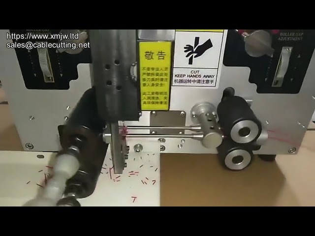 Automatische kabelstripmachine voor 4 mm² - knipt, strippt en twist twee kabels tegelijk