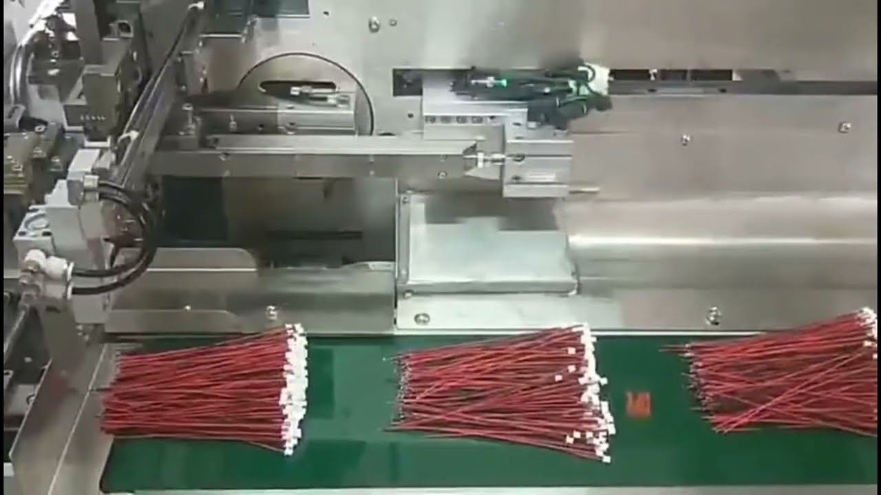 Automatische draadknipper, stripper, twister, vertinner en terminalcrimper voor massaproductie