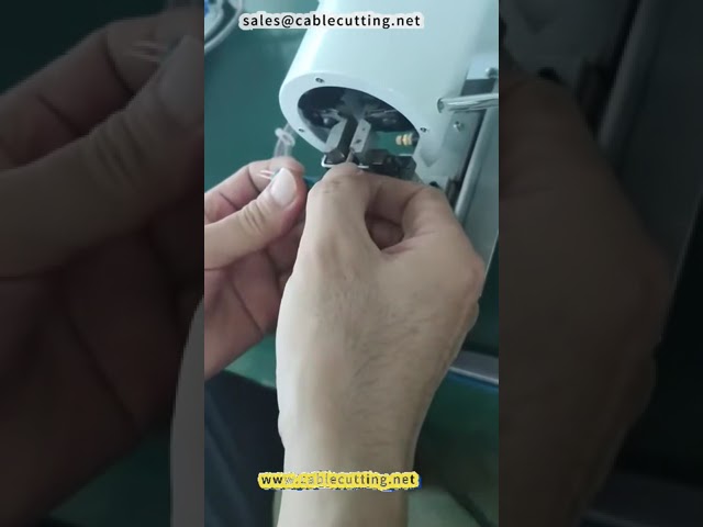 Automatische draadstrip- en twistmachine voor efficiënte kabelverwerking