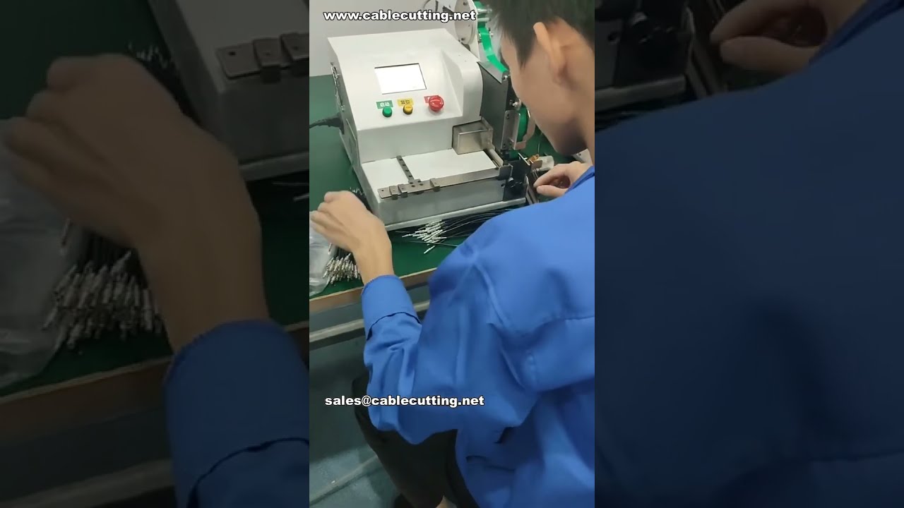 Coaxkabel tapen met PVC tape 18mm snijlengte | Fabrieksproductie video
