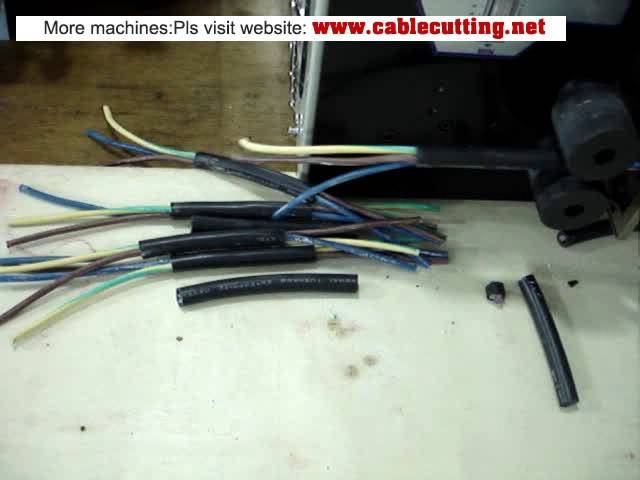 Automatische kabelknipper en stripper voor 12 mm omhulde drieaderige draad