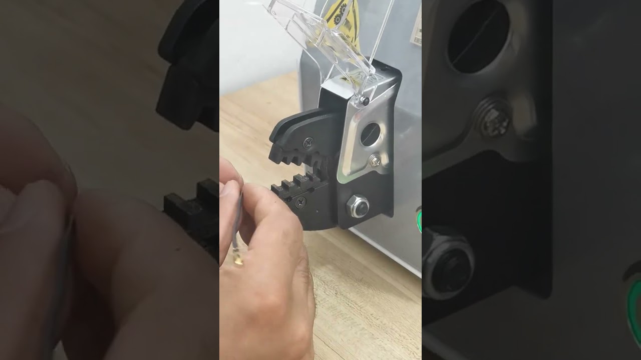 Elektrische krimpmachine voor diverse terminals, inclusief aderhulzen | Fabrieksmachine