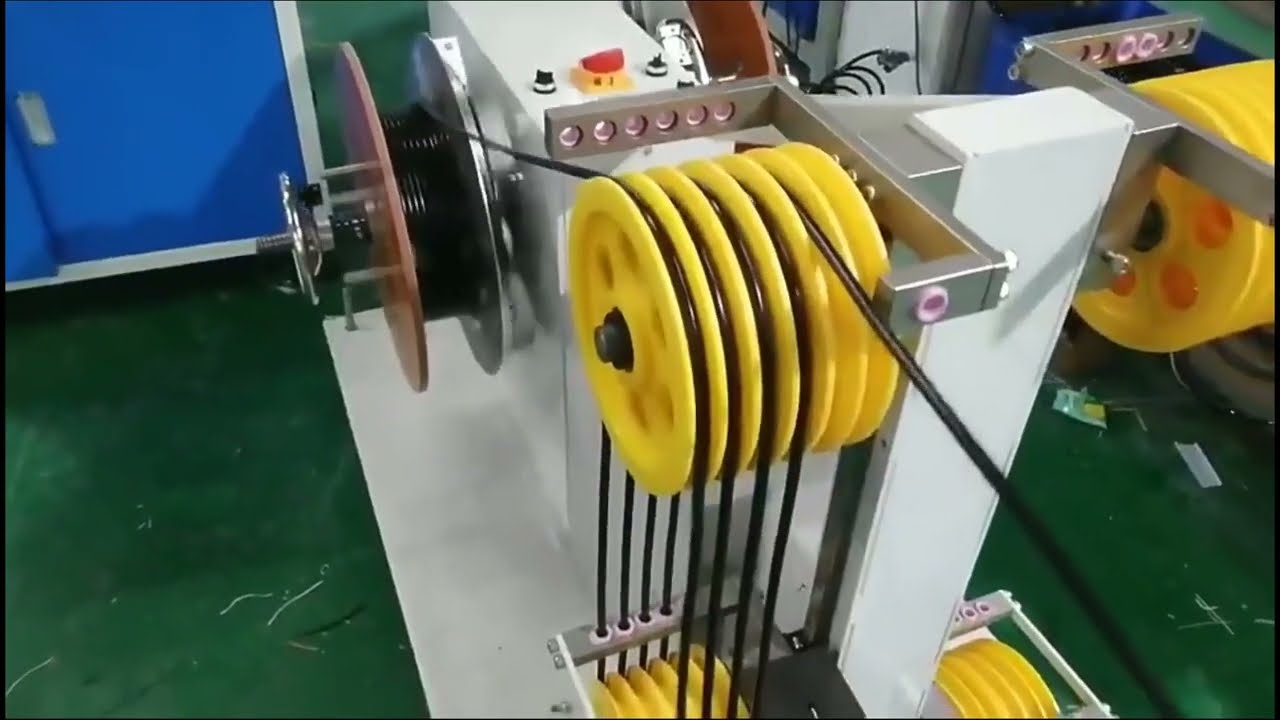 Volledig automatische slangsnij-, knel- en twist-tie wikkelmachine