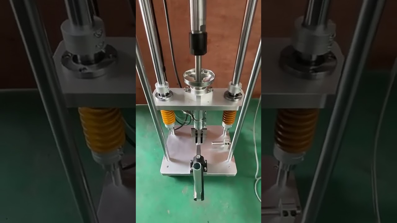 Verticale spuitgietmachine – Klein formaat voor efficiënte kunststofproductie