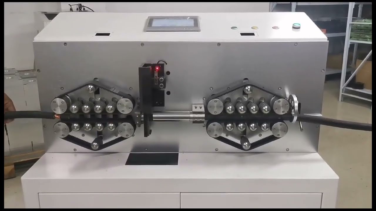 Automatische kabelstrip- en snijmachine voor dikke kabels tot 150mm² - industriële kwaliteit