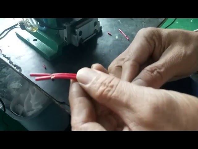 Verticale pneumatische draadstripmachine 3 - Professioneel en efficiënt strippen