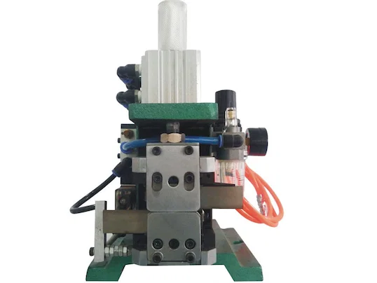 Meeraderige Draadstrip- en Twistmachine WPM-4F+T - Draadknip- en Stripmachine